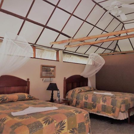 Hotel Tikal Inn Esterno foto