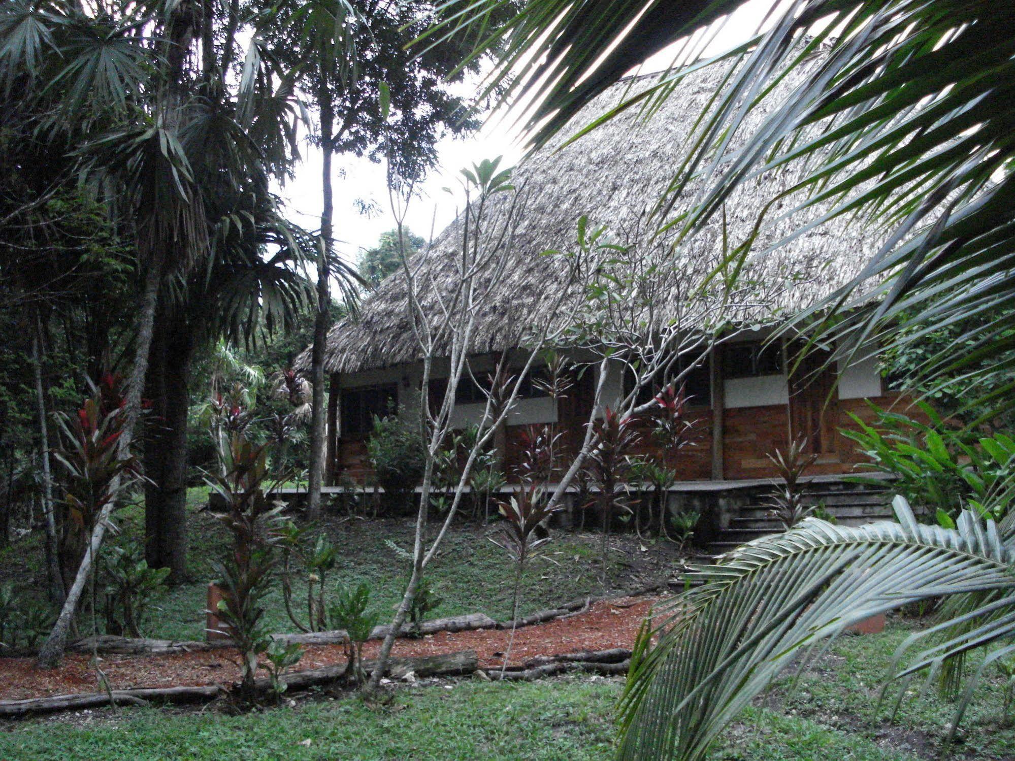 Hotel Tikal Inn Esterno foto