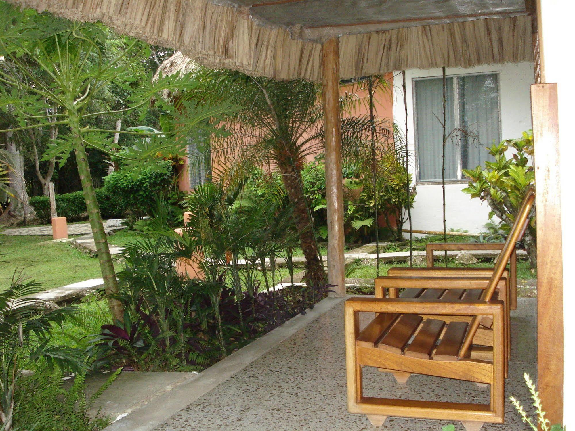 Hotel Tikal Inn Esterno foto