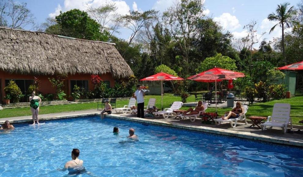Hotel Tikal Inn Esterno foto