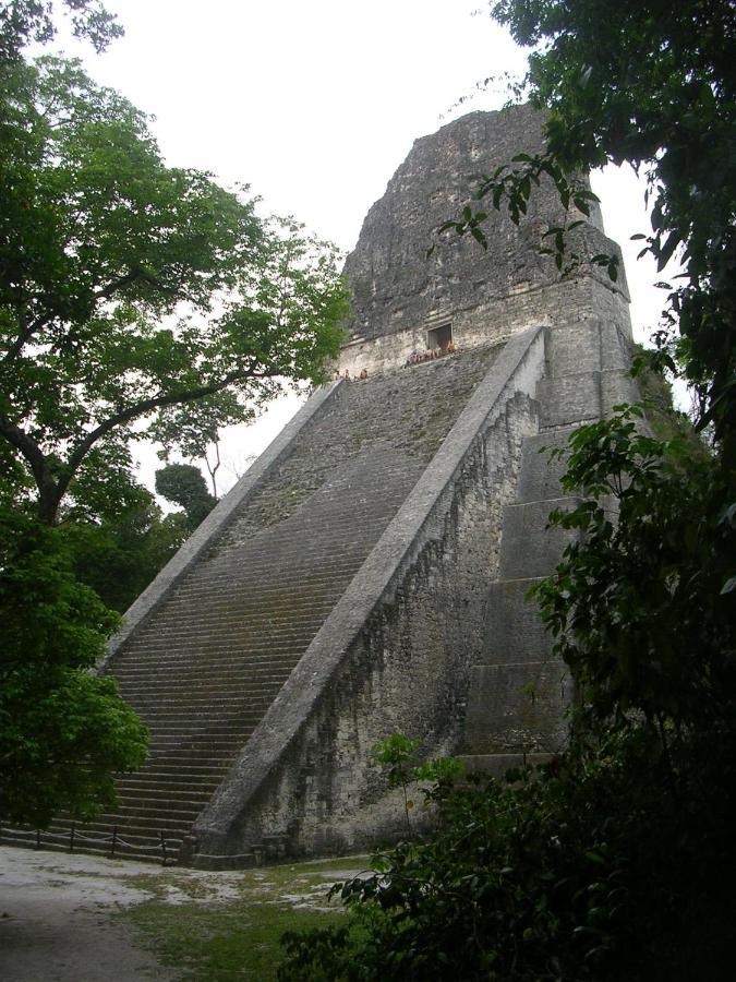 Hotel Tikal Inn Esterno foto